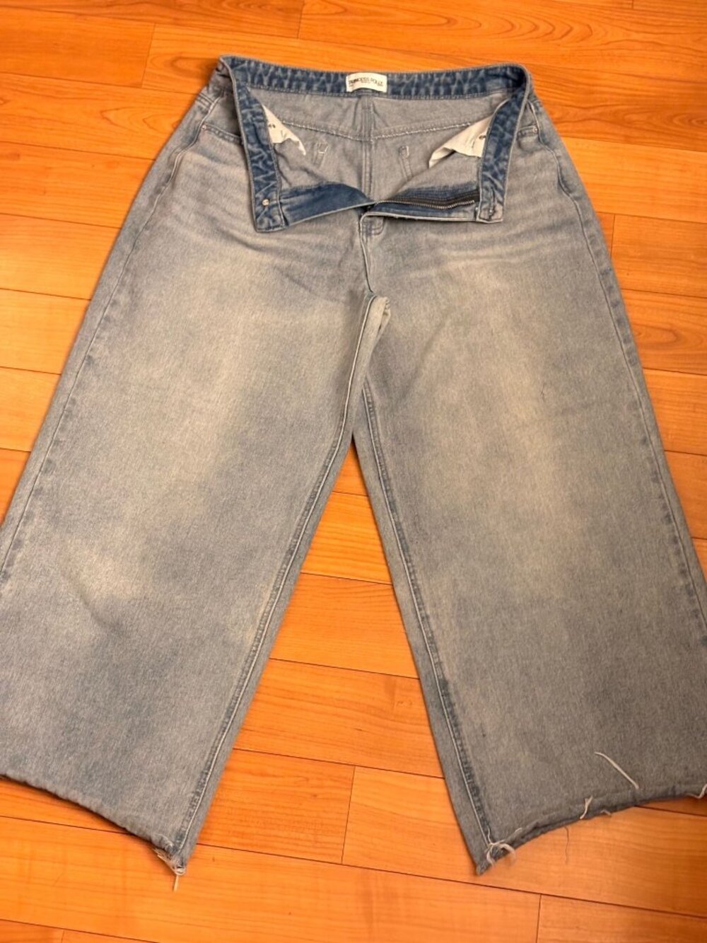 Princess Polly PP-DNM Light Wash Raw Hem Wide Leg Jeans Size 8